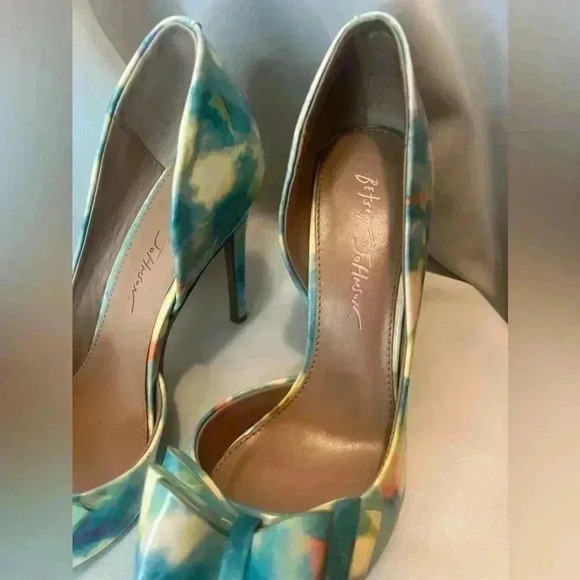 Betsey Johnson Womens Prince Multi D'Orsay Heels 7.5 Medium - Picture 2 of 8